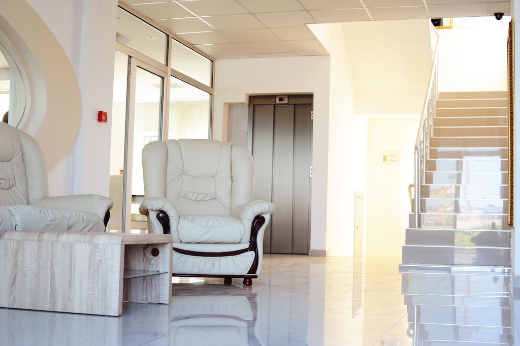 Garni Hotel Crystal Ice Nis Bagian luar foto