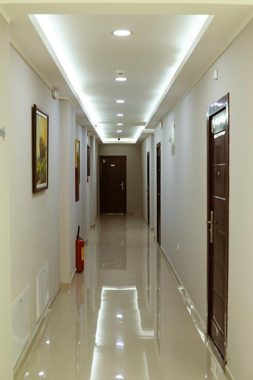 Garni Hotel Crystal Ice Nis Bagian luar foto