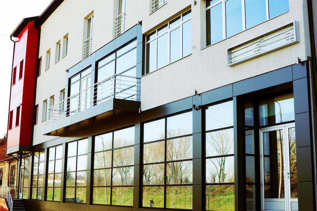 Garni Hotel Crystal Ice Nis Bagian luar foto